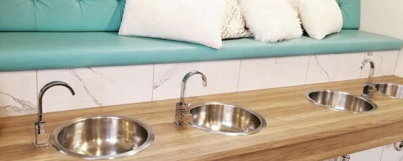 Azur Bar à ongles et soins esthétiques